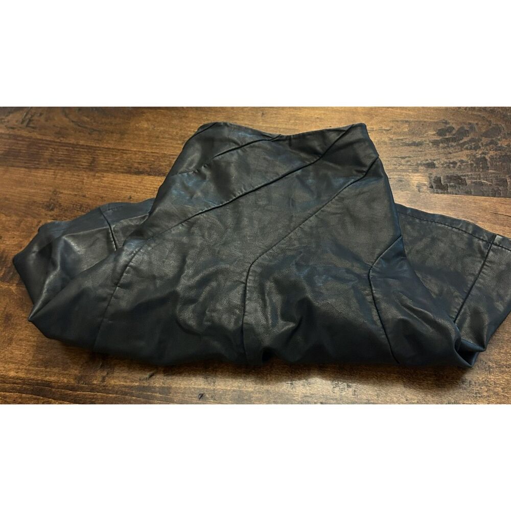 Free People About a Girl black vegan leather swing miniskirt size 8 - Picture 3 of 8